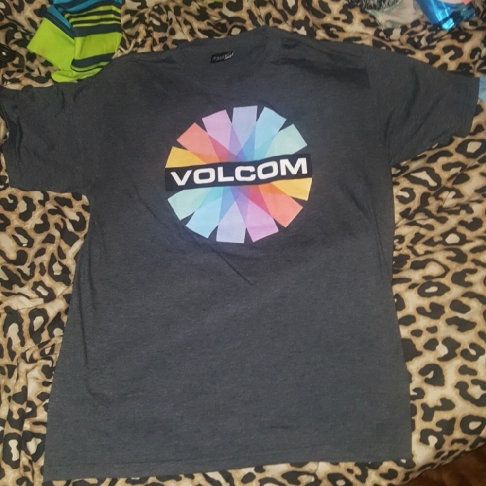 NEW- RVCA Shirt - Picture 6 of 8